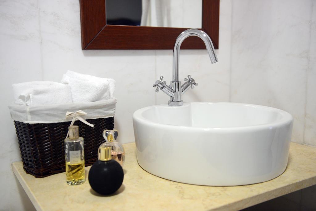 Hotel La Corte Matera Rum bild