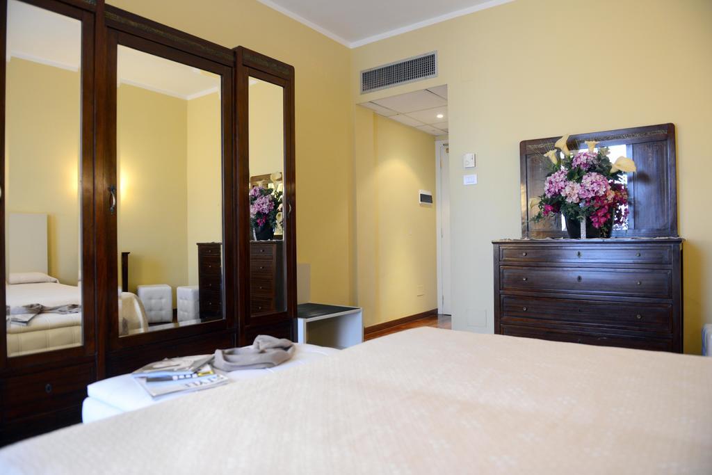 Hotel La Corte Matera Rum bild